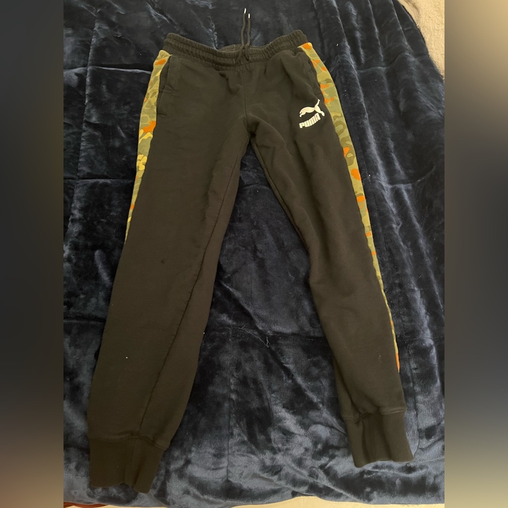 Puma jogging pants, size medium (M)